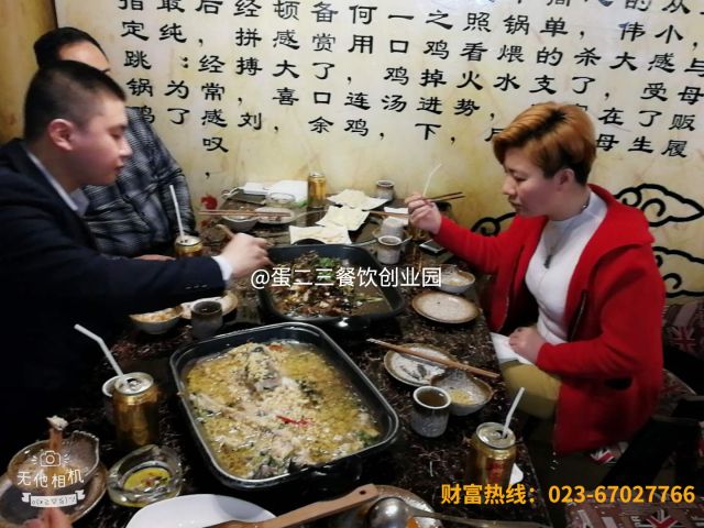 【喜讯】欢迎重庆万州陈女士考察特色石头餐饮